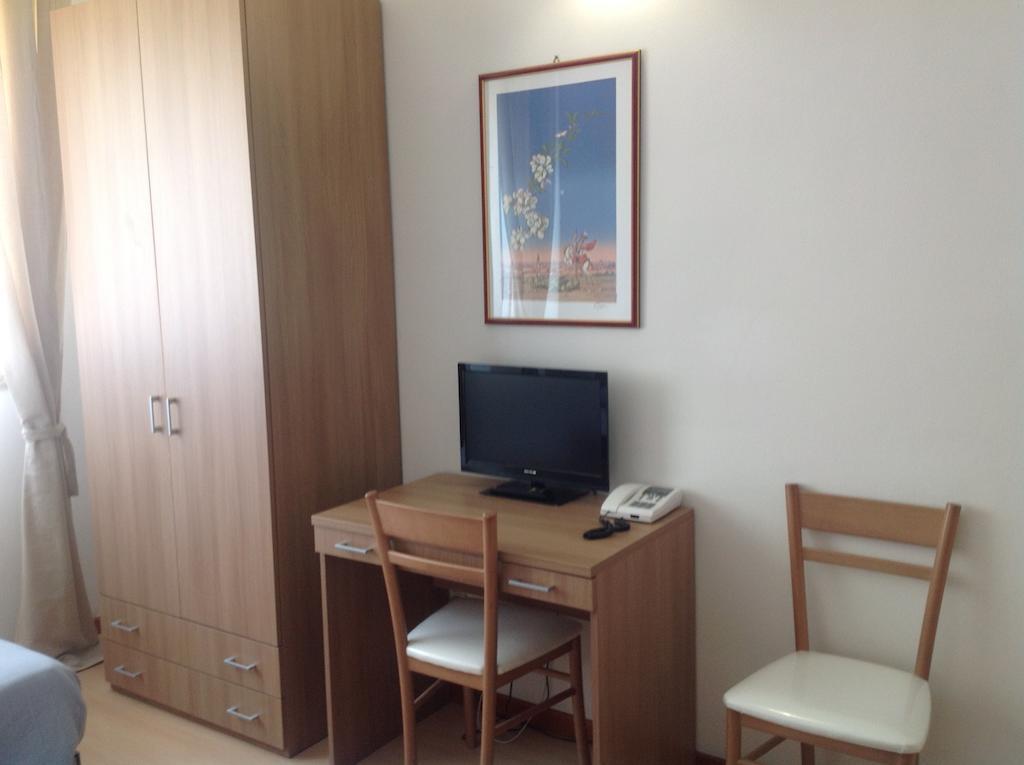 Ospitalita San Tommaso D'Aquino Hotel Bologna Szoba fotó