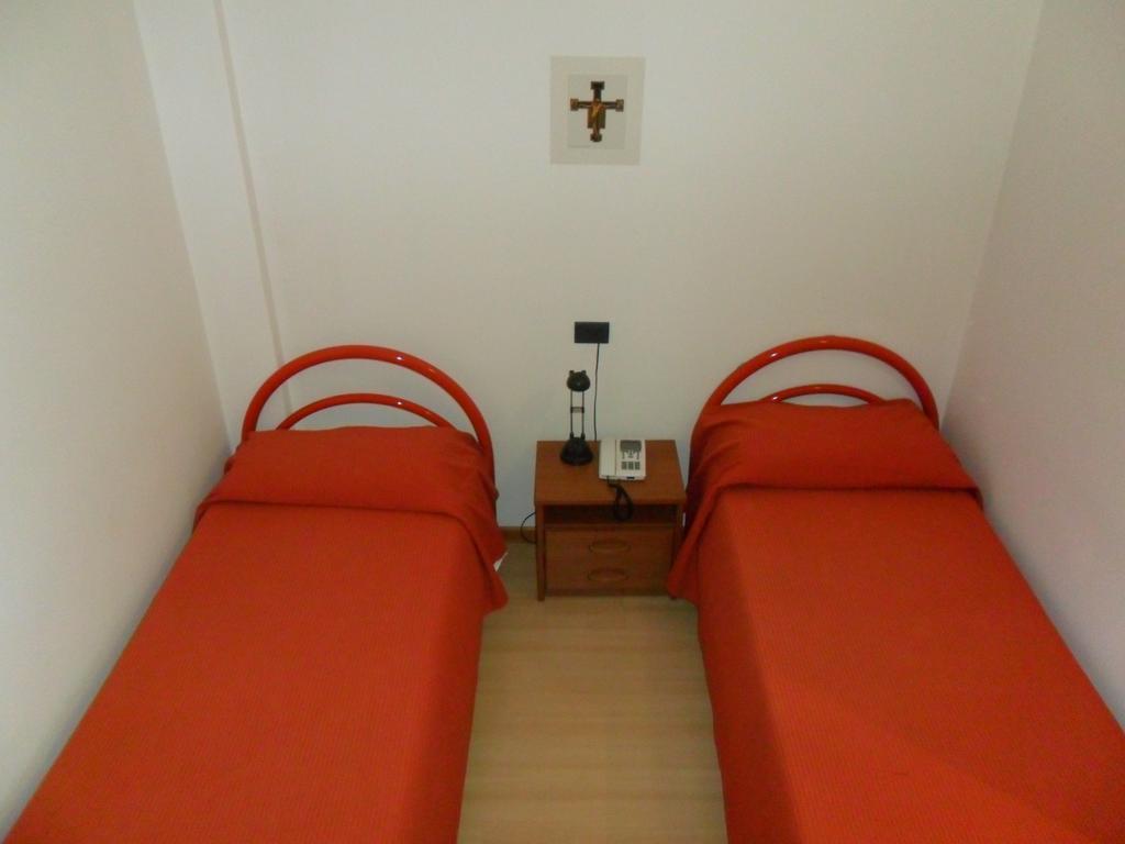 Ospitalita San Tommaso D'Aquino Hotel Bologna Kültér fotó