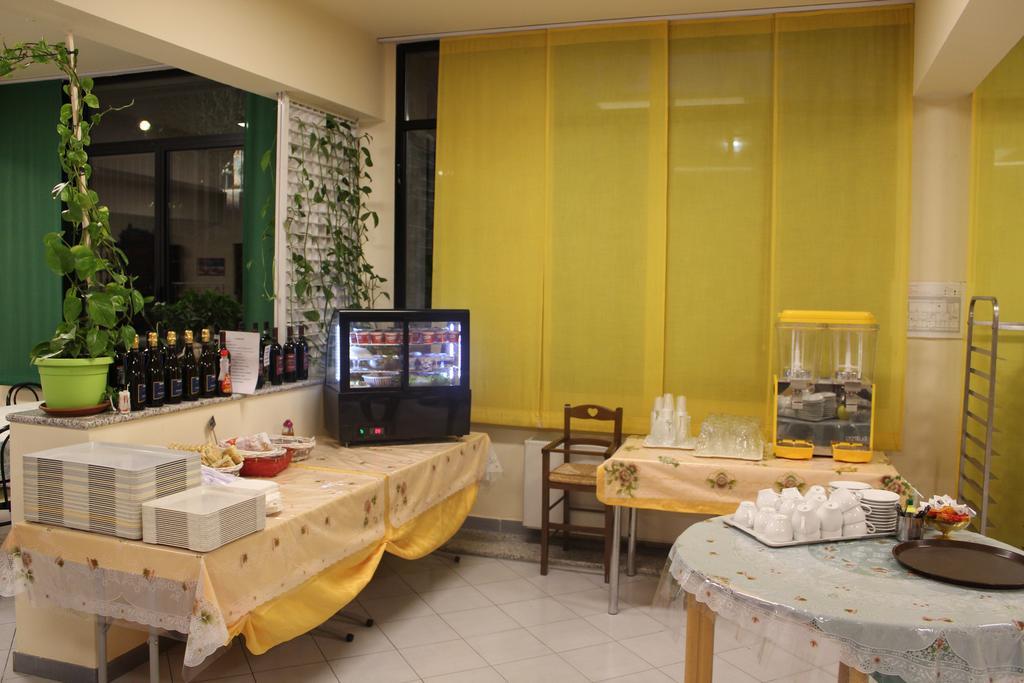 Ospitalita San Tommaso D'Aquino Hotel Bologna Kültér fotó